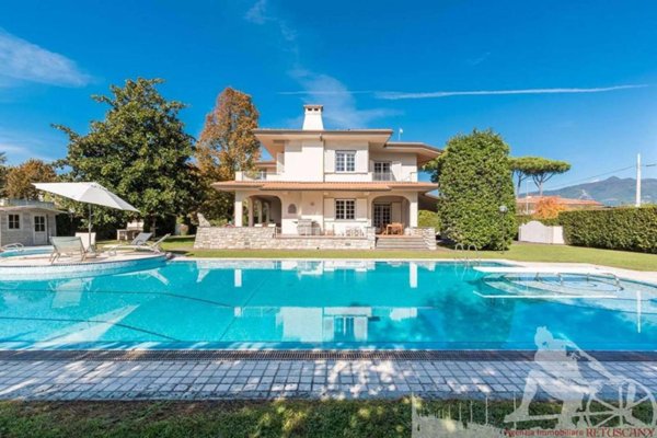 casa indipendente in affitto a Forte dei Marmi in zona Roma Imperiale