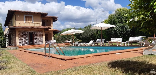 casa indipendente in affitto a Forte dei Marmi in zona Vittoria Apuana
