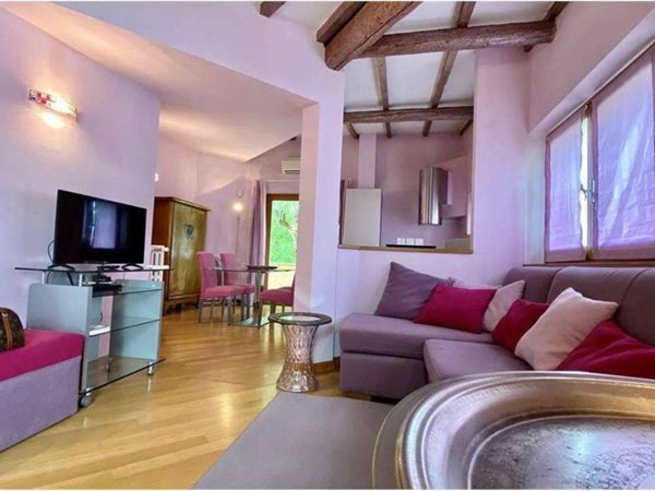 appartamento in affitto a Forte dei Marmi in zona Vittoria Apuana