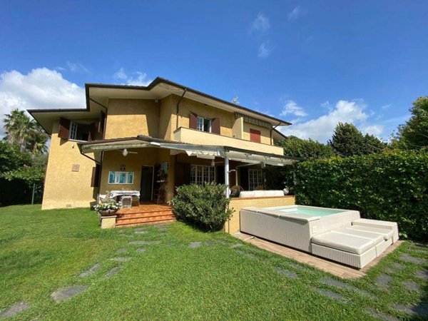 casa indipendente in affitto a Forte dei Marmi