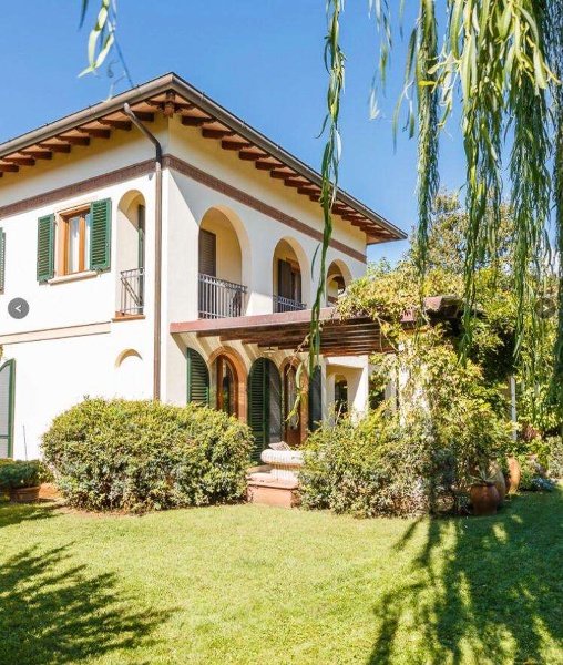 casa indipendente in affitto a Forte dei Marmi in zona Vittoria Apuana