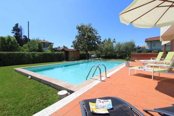 casa indipendente in affitto a Forte dei Marmi in zona Vittoria Apuana