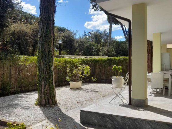 casa indipendente in affitto a Forte dei Marmi in zona Vittoria Apuana