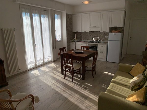 appartamento in affitto a Forte dei Marmi in zona Vittoria Apuana