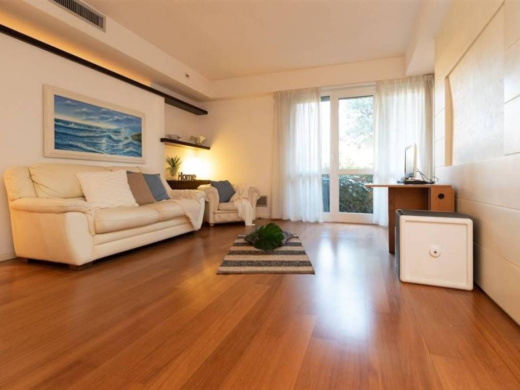 appartamento in affitto a Forte dei Marmi in zona Vittoria Apuana