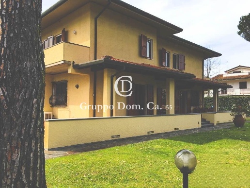 casa indipendente in affitto a Forte dei Marmi in zona Roma Imperiale