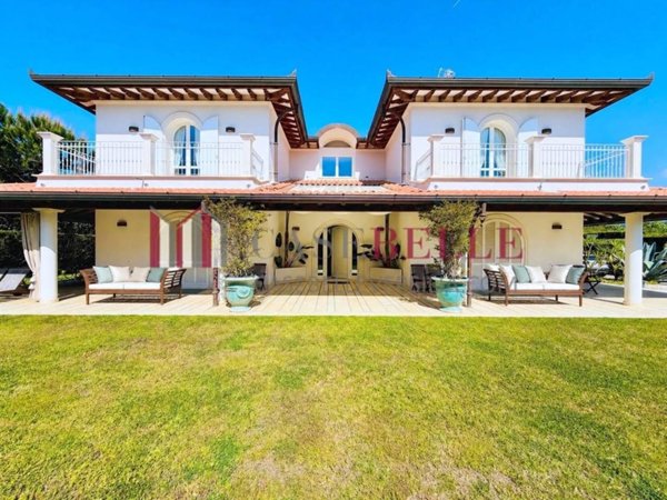 casa indipendente in affitto a Forte dei Marmi in zona Vittoria Apuana