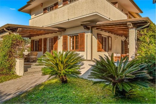 casa indipendente in affitto a Forte dei Marmi in zona Vittoria Apuana