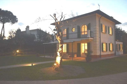 casa indipendente in affitto a Forte dei Marmi in zona Roma Imperiale