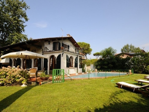 casa indipendente in affitto a Forte dei Marmi in zona Roma Imperiale