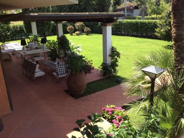 casa indipendente in affitto a Forte dei Marmi in zona Vittoria Apuana