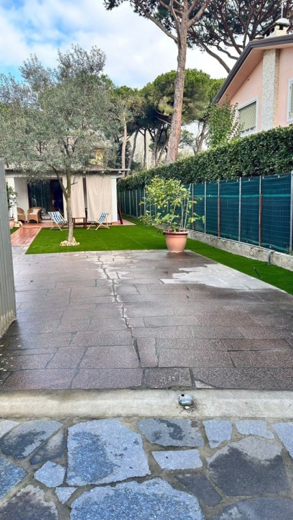 casa indipendente in affitto a Forte dei Marmi in zona Vittoria Apuana