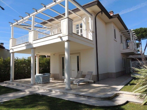 casa indipendente in affitto a Forte dei Marmi in zona Vittoria Apuana