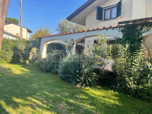 casa indipendente in affitto a Forte dei Marmi