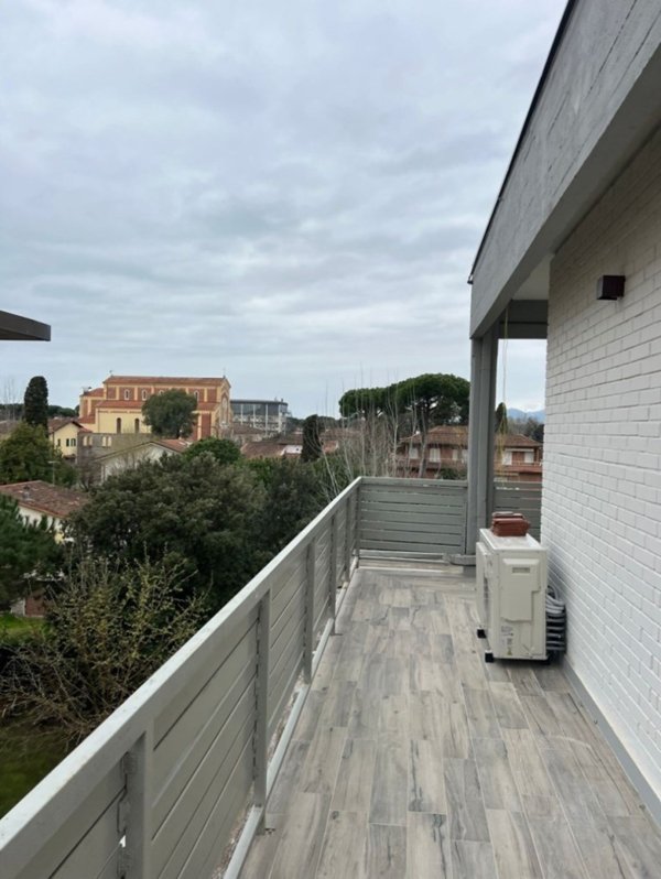 appartamento in affitto a Forte dei Marmi in zona Vittoria Apuana
