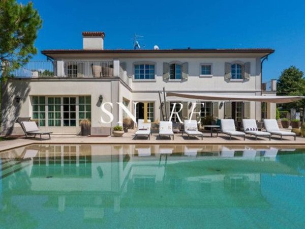 casa indipendente in affitto a Forte dei Marmi in zona Vittoria Apuana