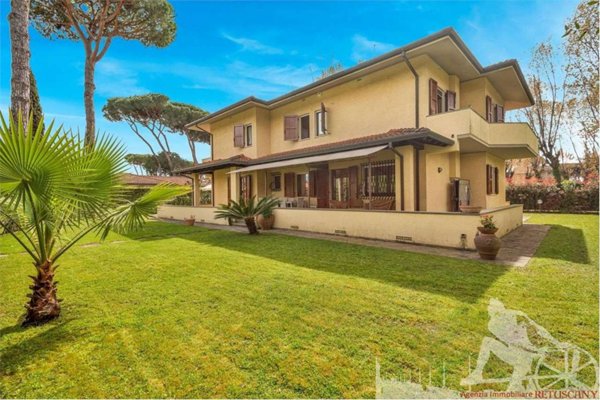 casa indipendente in affitto a Forte dei Marmi in zona Roma Imperiale