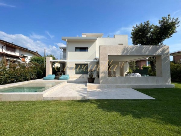 casa indipendente in affitto a Forte dei Marmi