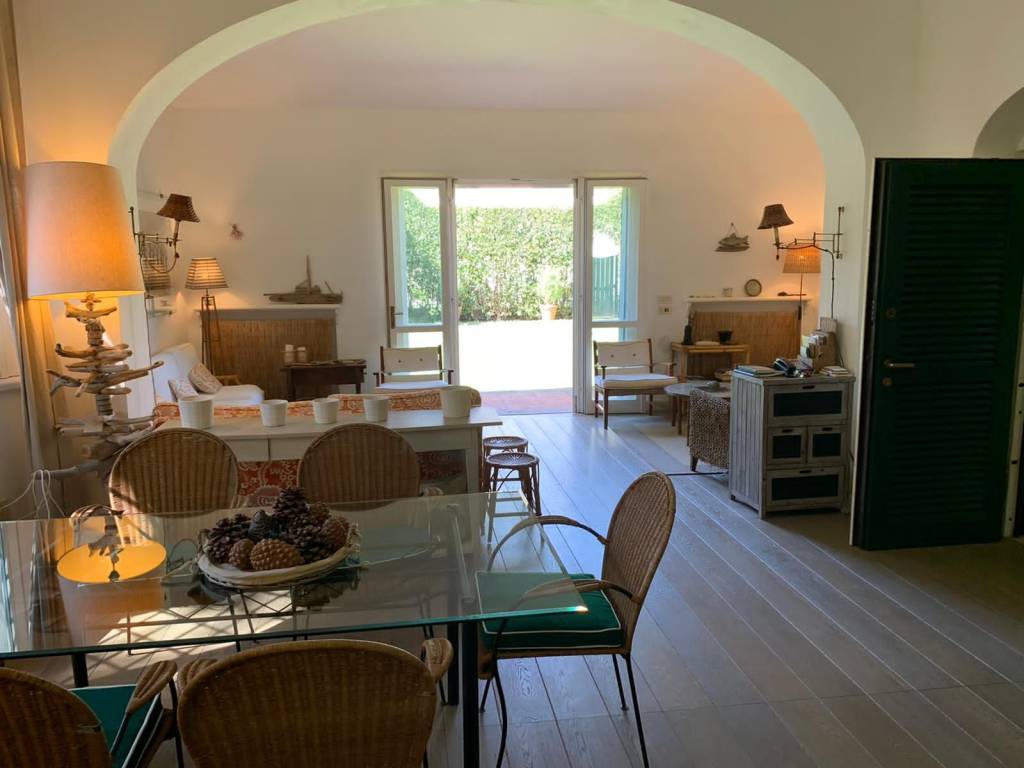 casa indipendente in affitto a Forte dei Marmi in zona Roma Imperiale