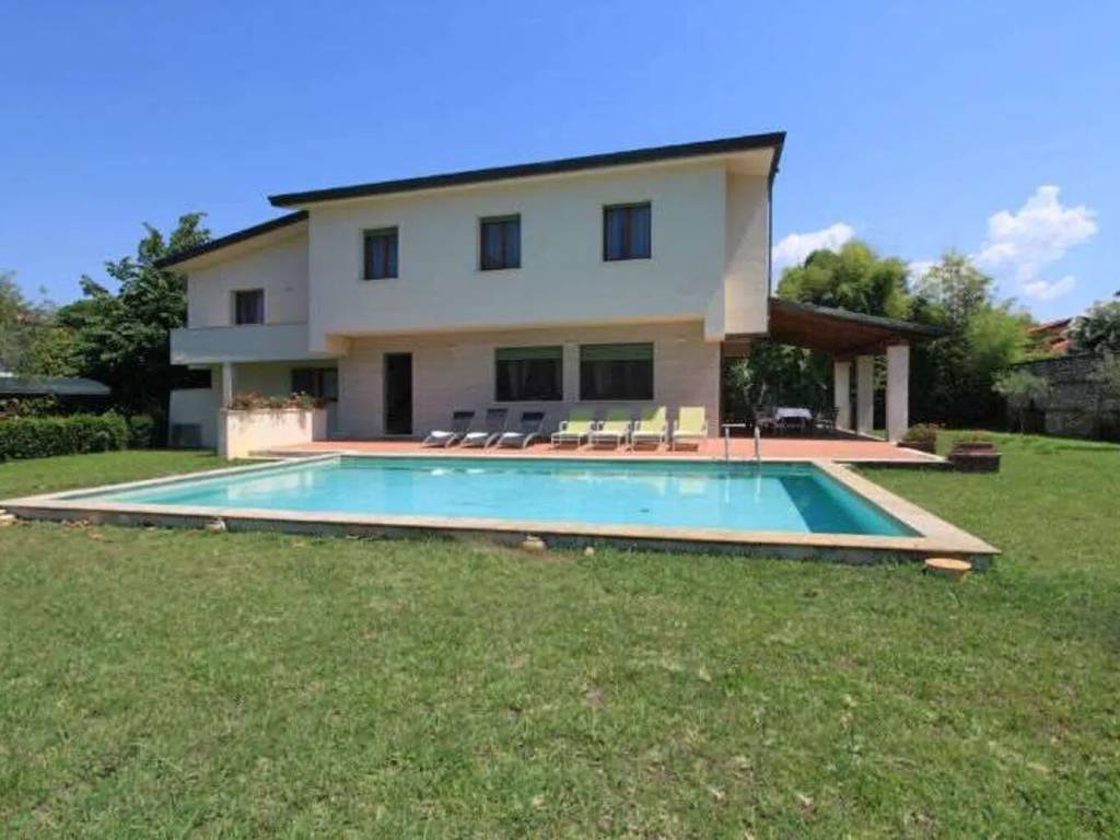 casa indipendente in affitto a Forte dei Marmi in zona Vittoria Apuana