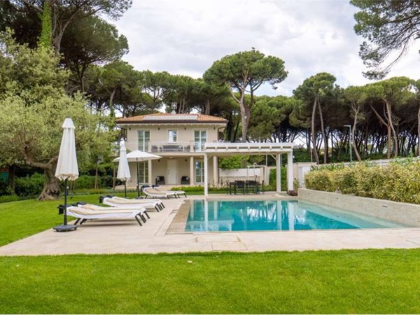 casa indipendente in affitto a Forte dei Marmi in zona Vittoria Apuana
