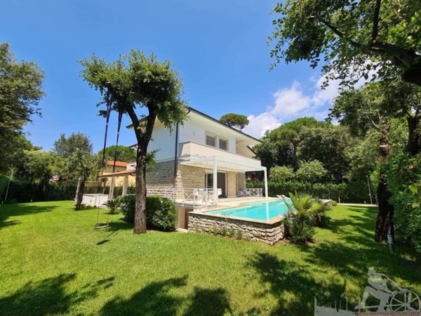 casa indipendente in affitto a Forte dei Marmi
