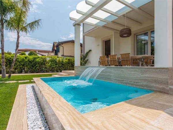 casa indipendente in affitto a Forte dei Marmi in zona Vittoria Apuana