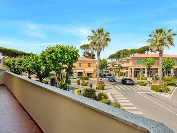 appartamento in affitto a Forte dei Marmi in zona Vittoria Apuana