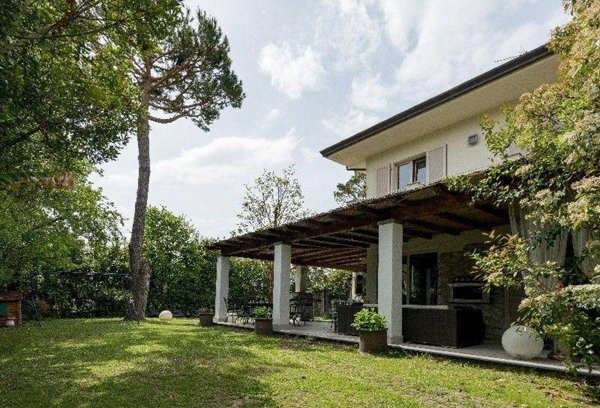 casa indipendente in affitto a Forte dei Marmi in zona Roma Imperiale