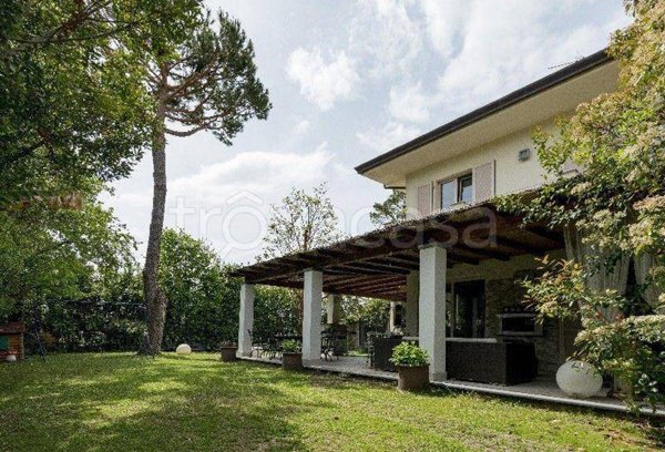 casa indipendente in affitto a Forte dei Marmi in zona Roma Imperiale