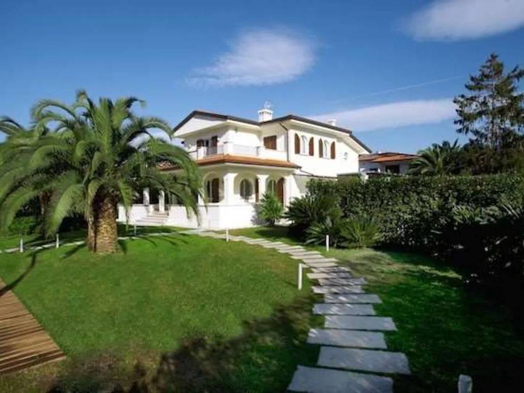 casa indipendente in affitto a Forte dei Marmi in zona Vittoria Apuana