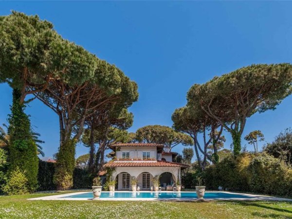 casa indipendente in affitto a Forte dei Marmi in zona Roma Imperiale
