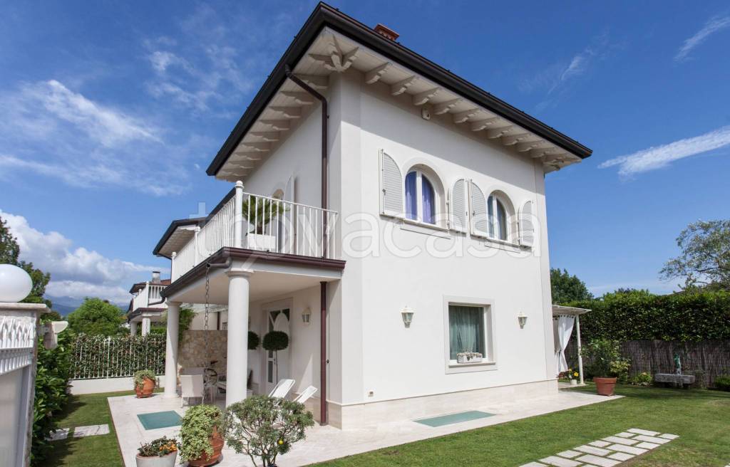 casa indipendente in affitto a Forte dei Marmi