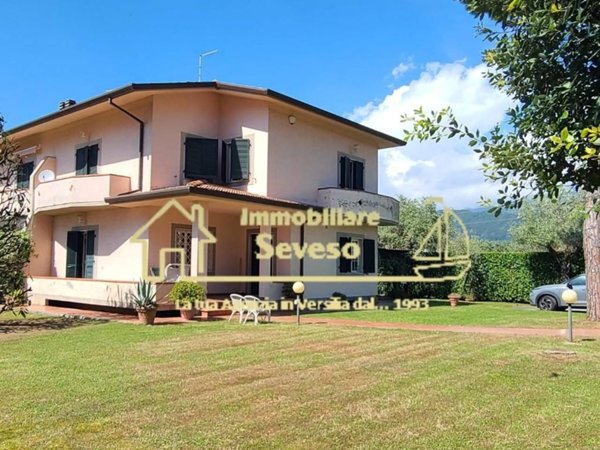 casa indipendente in affitto a Forte dei Marmi in zona Vaiana