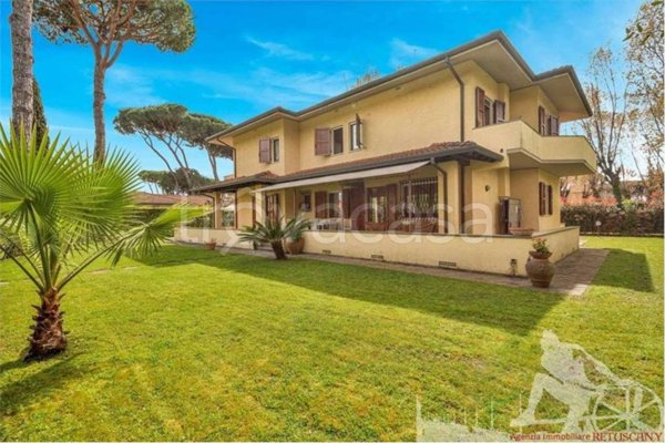 casa indipendente in affitto a Forte dei Marmi in zona Roma Imperiale