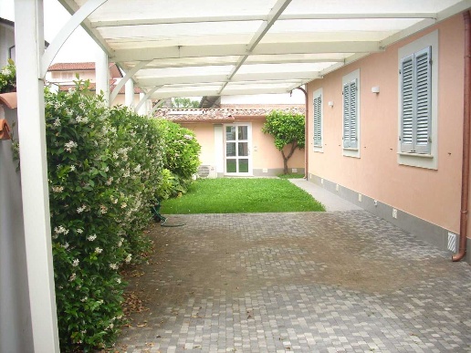 casa indipendente in affitto a Forte dei Marmi in zona Vittoria Apuana
