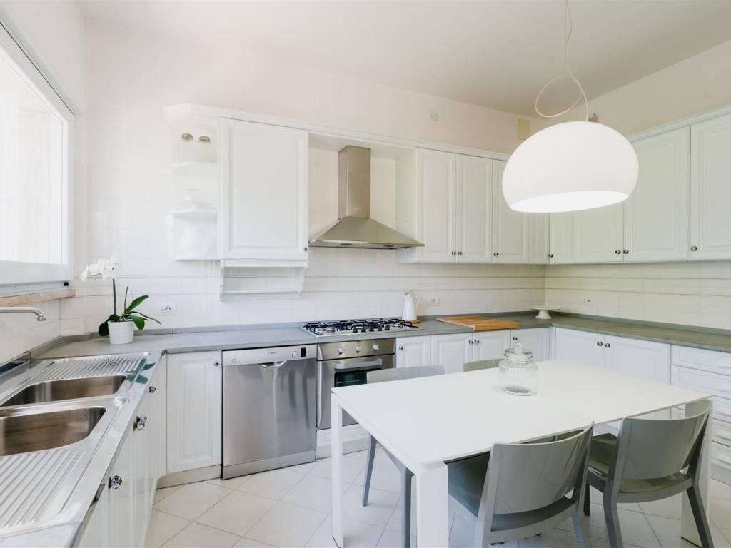 casa indipendente in affitto a Forte dei Marmi in zona Roma Imperiale