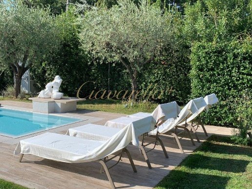 casa indipendente in affitto a Forte dei Marmi in zona Roma Imperiale