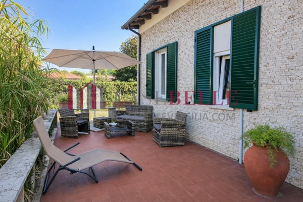casa indipendente in affitto a Forte dei Marmi in zona Vittoria Apuana