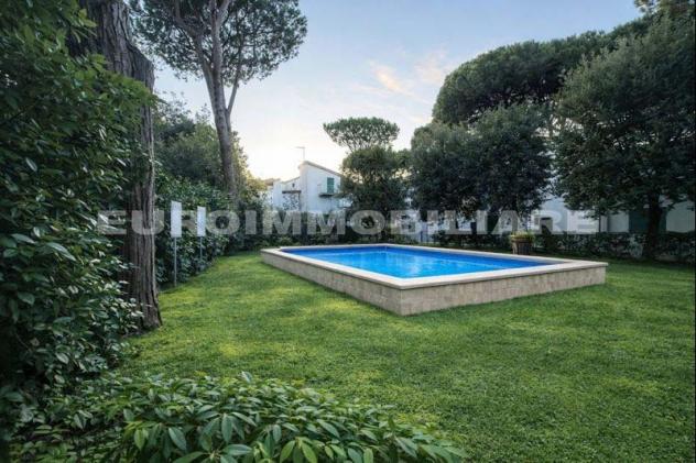 casa indipendente in affitto a Forte dei Marmi in zona Vittoria Apuana