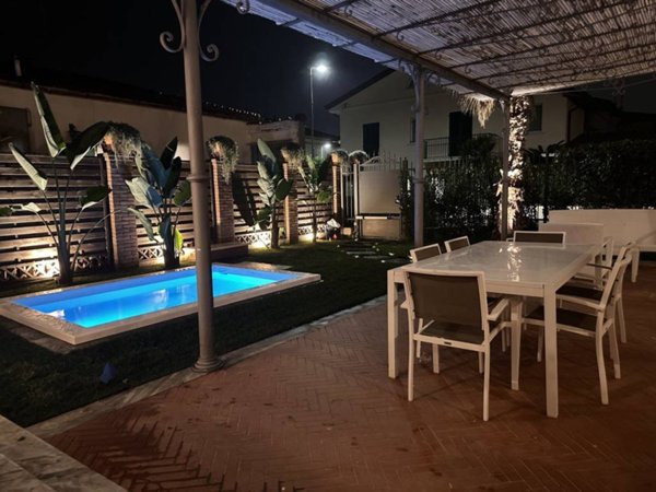 casa indipendente in affitto a Forte dei Marmi