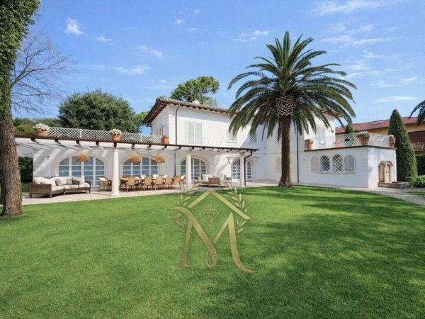 casa indipendente in affitto a Forte dei Marmi in zona Roma Imperiale