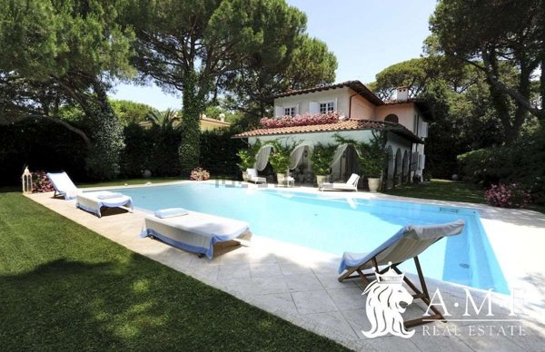 casa indipendente in affitto a Forte dei Marmi in zona Roma Imperiale