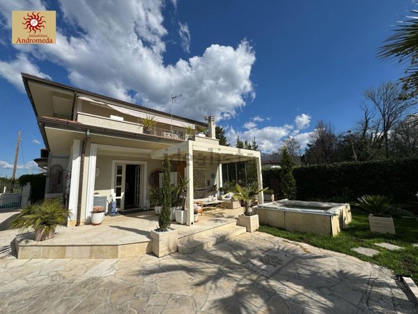 casa indipendente in affitto a Forte dei Marmi