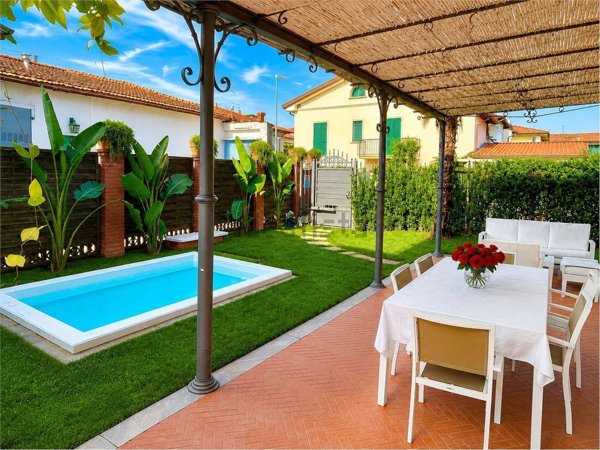 casa indipendente in affitto a Forte dei Marmi
