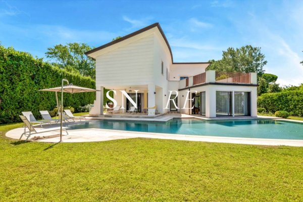 casa indipendente in affitto a Forte dei Marmi in zona Vittoria Apuana
