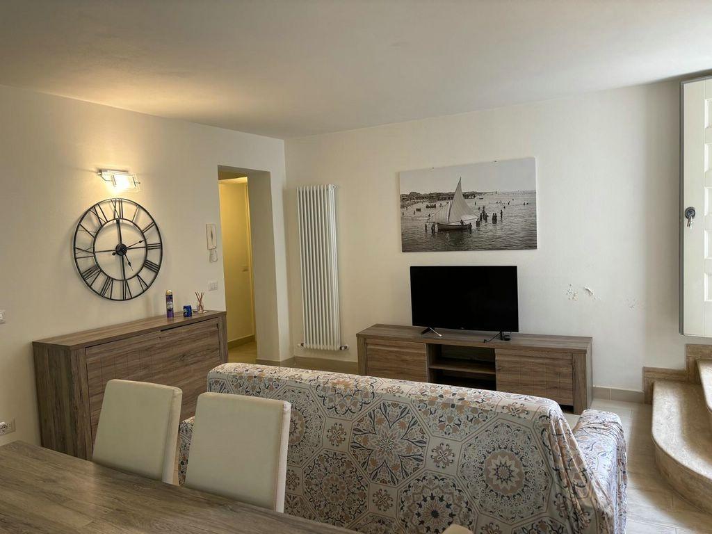 appartamento in affitto a Forte dei Marmi in zona Roma Imperiale