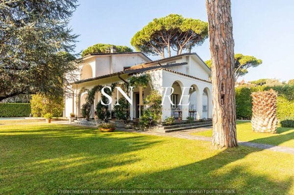 casa indipendente in affitto a Forte dei Marmi in zona Roma Imperiale