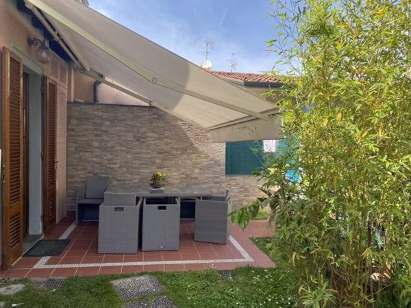 casa indipendente in affitto a Forte dei Marmi in zona Roma Imperiale