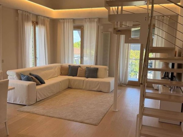 appartamento in affitto a Forte dei Marmi in zona Vittoria Apuana